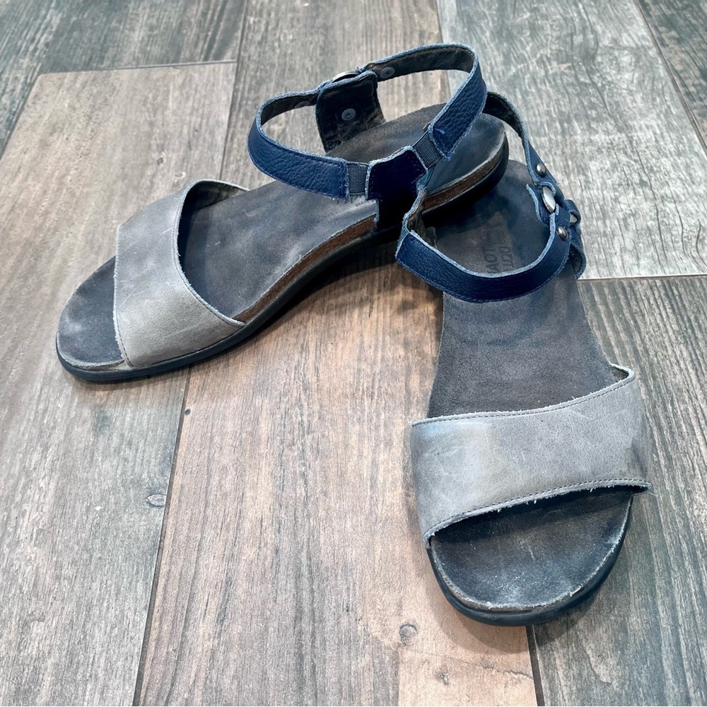 Naot Sabrina Leather Comfort Shoes Flat Sandals Gray/navy Sz 39/ US 8-8.5